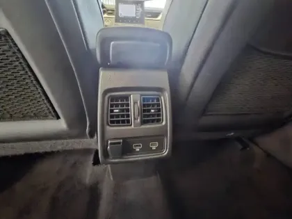 Photo 22 Renault Captur  E-Tech full hybrid 145