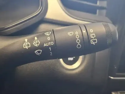 Photo 36 Renault Captur  E-Tech full hybrid 145