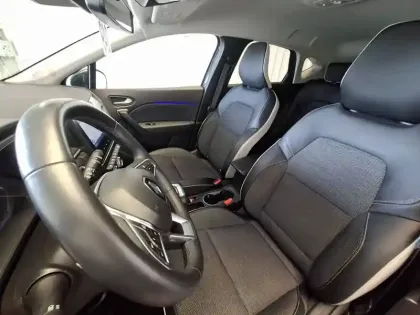 Photo 15 Renault Captur  E-Tech full hybrid 145