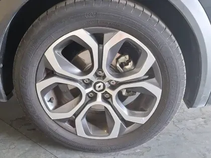 Photo 8 Renault Captur  E-Tech full hybrid 145