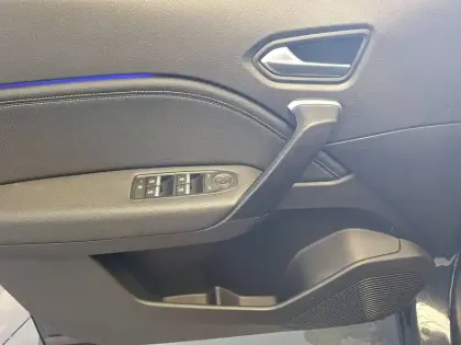 Photo 16 Renault Captur  E-Tech full hybrid 145