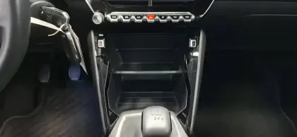 Photo 16 Peugeot 208  PureTech 100 S&S BVM6