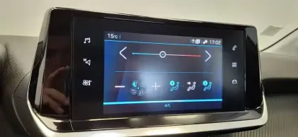 Photo 24 Peugeot 208  PureTech 100 S&S BVM6