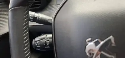 Photo 19 Peugeot 208  PureTech 100 S&S BVM6