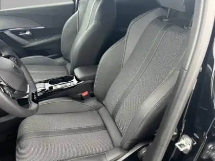 Photo 10 Peugeot 2008  Hybrid 145 e-DCS6