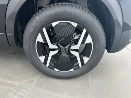 Photo 12 Peugeot 2008  Hybrid 145 e-DCS6