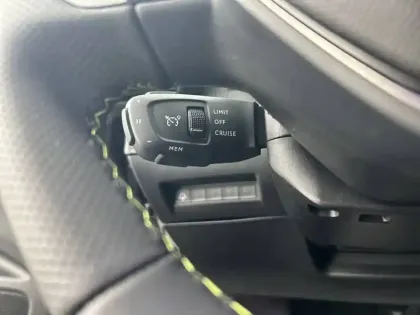 Photo 18 Peugeot 2008  Hybrid 145 e-DCS6