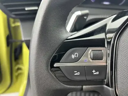 Photo 19 Peugeot 208  PureTech 100 S&S EAT8