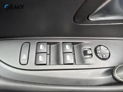 Photo 36 Peugeot 208  Electrique 50 kWh 136ch