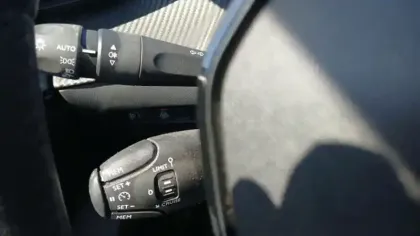 Photo 30 Peugeot 208  BlueHDi 100 S&S BVM6