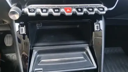 Photo 19 Peugeot 208  BlueHDi 100 S&S BVM6