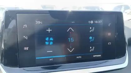 Photo 23 Peugeot 208  BlueHDi 100 S&S BVM6