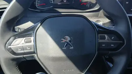 Photo 27 Peugeot 208  BlueHDi 100 S&S BVM6