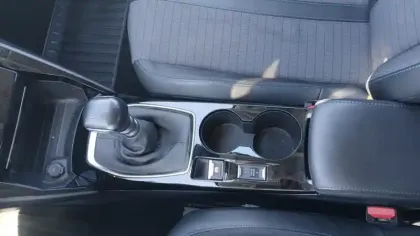 Photo 24 Peugeot 208  BlueHDi 100 S&S BVM6