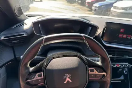 Photo 16 Peugeot 2008 Gén. II Ph1 NG GT 5