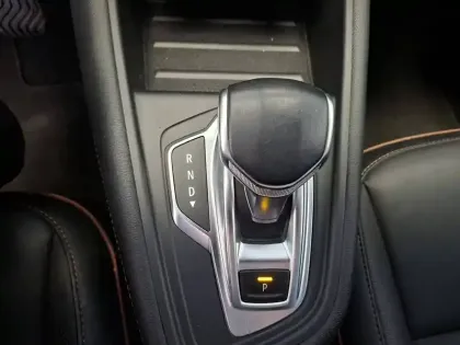 Photo 35 Renault Captur  mild hybrid 160 EDC