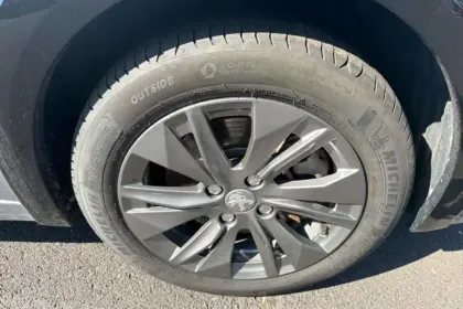 Photo 13 Peugeot 208  Electrique 50 kWh 136ch