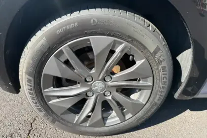 Photo 12 Peugeot 208  Electrique 50 kWh 136ch