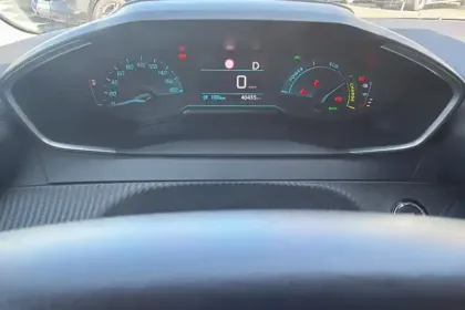 Photo 15 Peugeot 208  Electrique 50 kWh 136ch