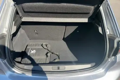 Photo 8 Peugeot 208  Electrique 50 kWh 136ch