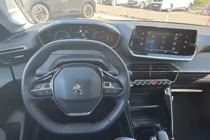 Photo 17 Peugeot 208  Electrique 50 kWh 136ch