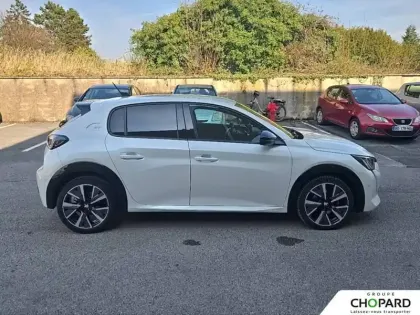 Photo 35 Peugeot 208  PureTech 100 S&S EAT8