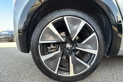 Photo 14 Peugeot 208 Gén. II Ph1 NG GT Pack 5