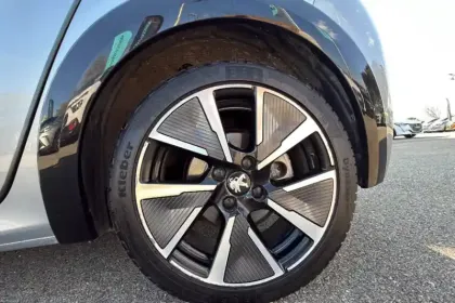 Photo 11 Peugeot 208 Gén. II Ph1 NG GT Pack 5