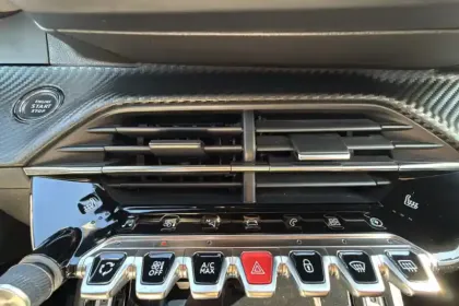 Photo 19 Peugeot 208 Gén. II Ph1 NG GT Pack 5