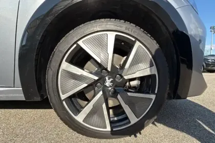 Photo 13 Peugeot 208 Gén. II Ph1 NG GT Pack 5