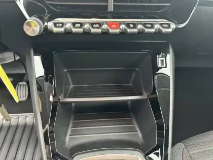 Photo 22 Peugeot 208  PureTech 75 S&S BVM5