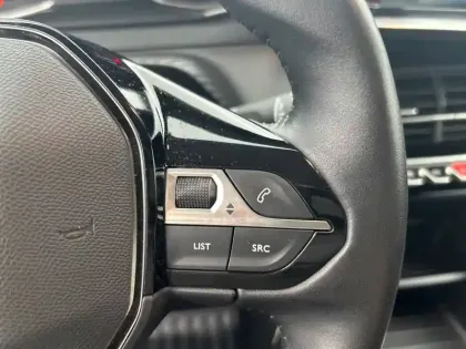 Photo 18 Peugeot 208  PureTech 75 S&S BVM5