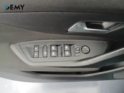 Photo 31 Peugeot 308  SW BlueHDi 130ch S&S EAT8