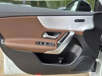 Photo 13 Mercedes Classe A  220 d 8G-DCT