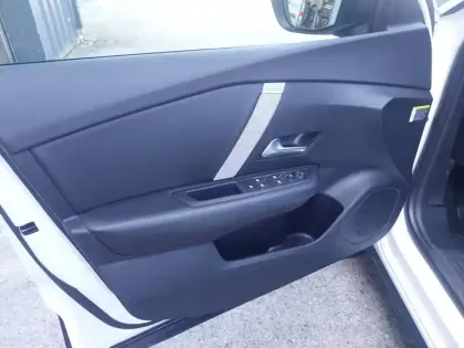 Photo 30 Citroën C4  BlueHDi 130 S&S EAT8