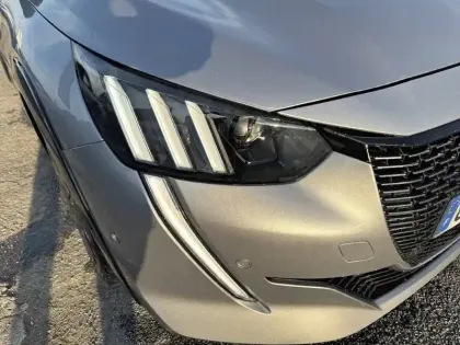 Photo 43 Peugeot 208  BlueHDi 100 S&S BVM6