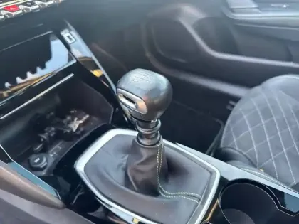 Photo 41 Peugeot 208  BlueHDi 100 S&S BVM6