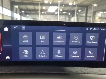 Photo 15 Peugeot 3008  Hybrid 136 e-DCS6