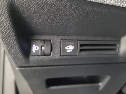 Photo 18 Peugeot 3008  Hybrid 136 e-DCS6