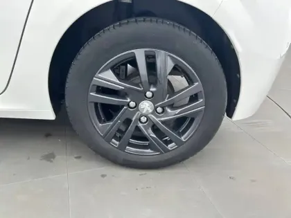 Photo 12 Peugeot 208  PureTech 75 S&S BVM5