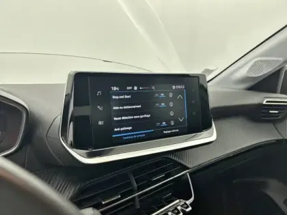 Photo 19 Peugeot 208  PureTech 75 S&S BVM5