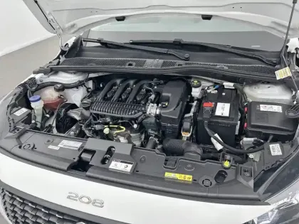 Photo 14 Peugeot 208  PureTech 75 S&S BVM5