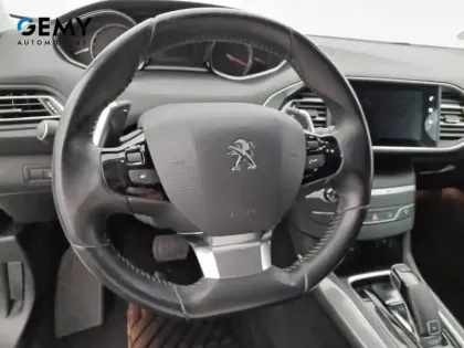 Photo 12 Peugeot 308  SW PureTech 130ch S&S EAT8