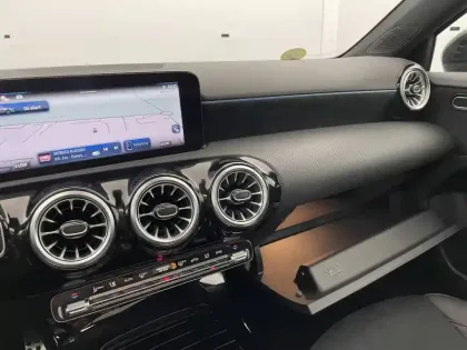 Photo 65 Mercedes Classe A  200 d 8G-DCT