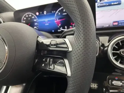 Photo 98 Mercedes Classe A  200 d 8G-DCT