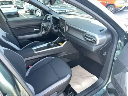 Photo 83 Dacia Bigster  Hybrid 155