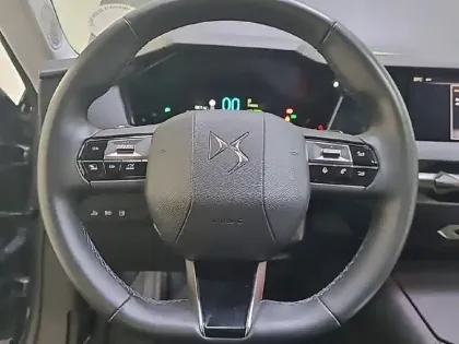 Photo 8 DS DS 4  Hybride E-Tense 225 EAT8