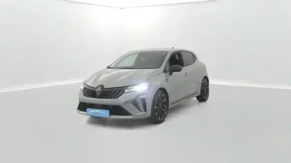 Photo 18 Renault Clio  E-Tech full hybrid 145