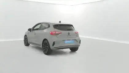 Photo 20 Renault Clio  E-Tech full hybrid 145