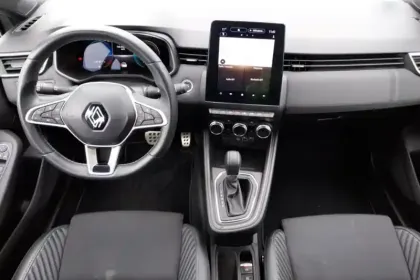 Photo 17 Renault Clio  E-Tech full hybrid 145